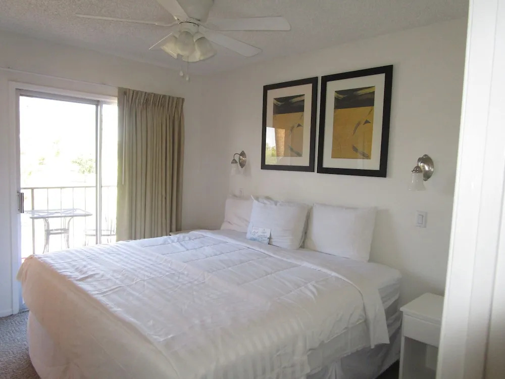 Park Suites at 230 - One Bedroom Apartment