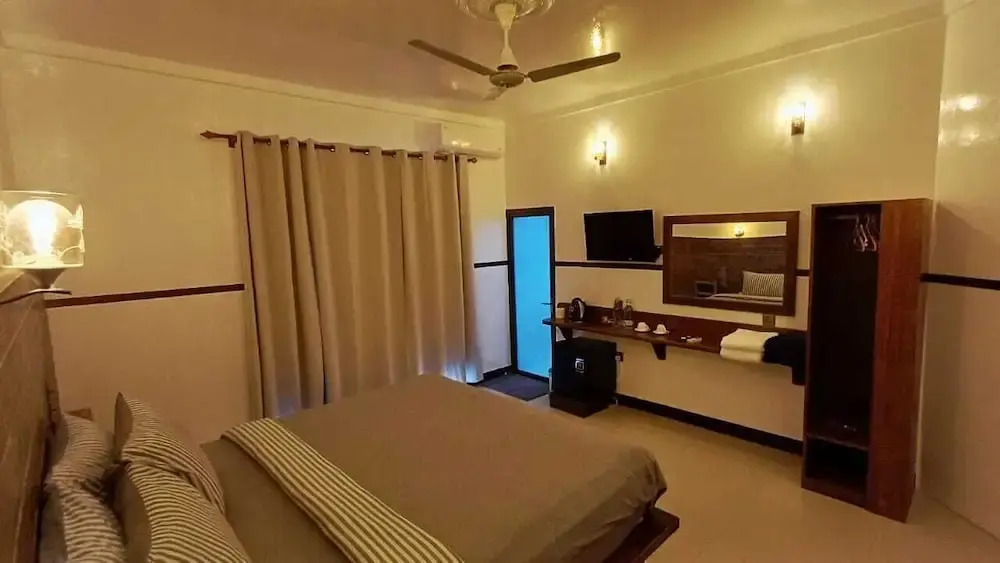 Luk inn at huraa