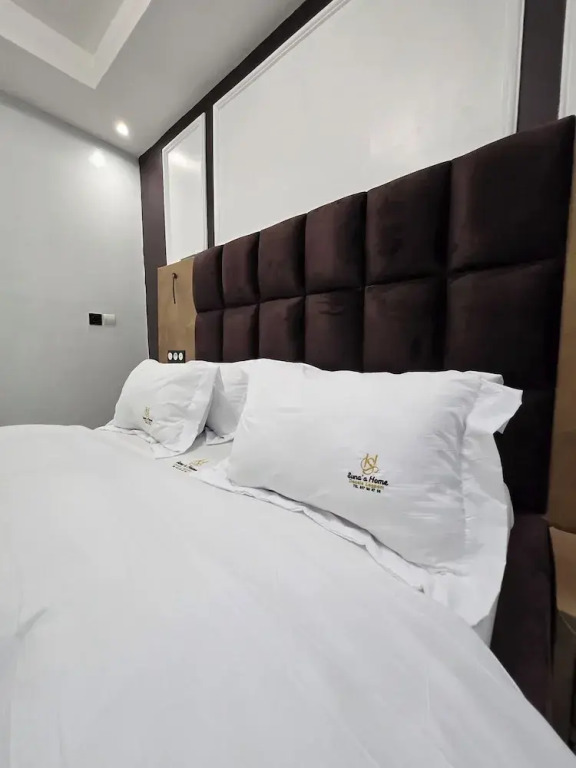 Sunaa home Logpom