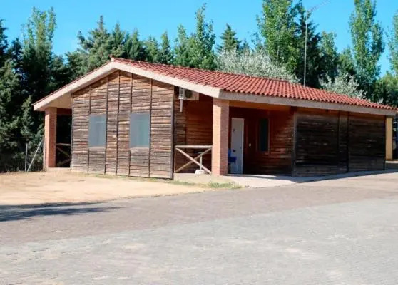 Hostal - Bungalows Camping Cáceres