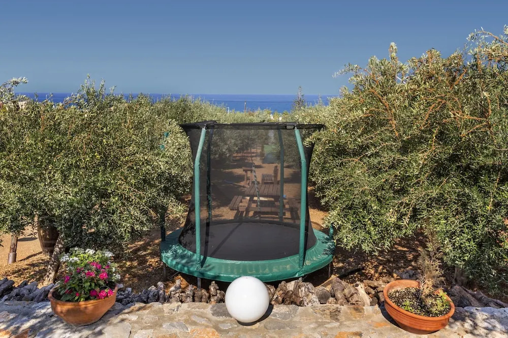 Luxury Villa Golden Crest with private pool