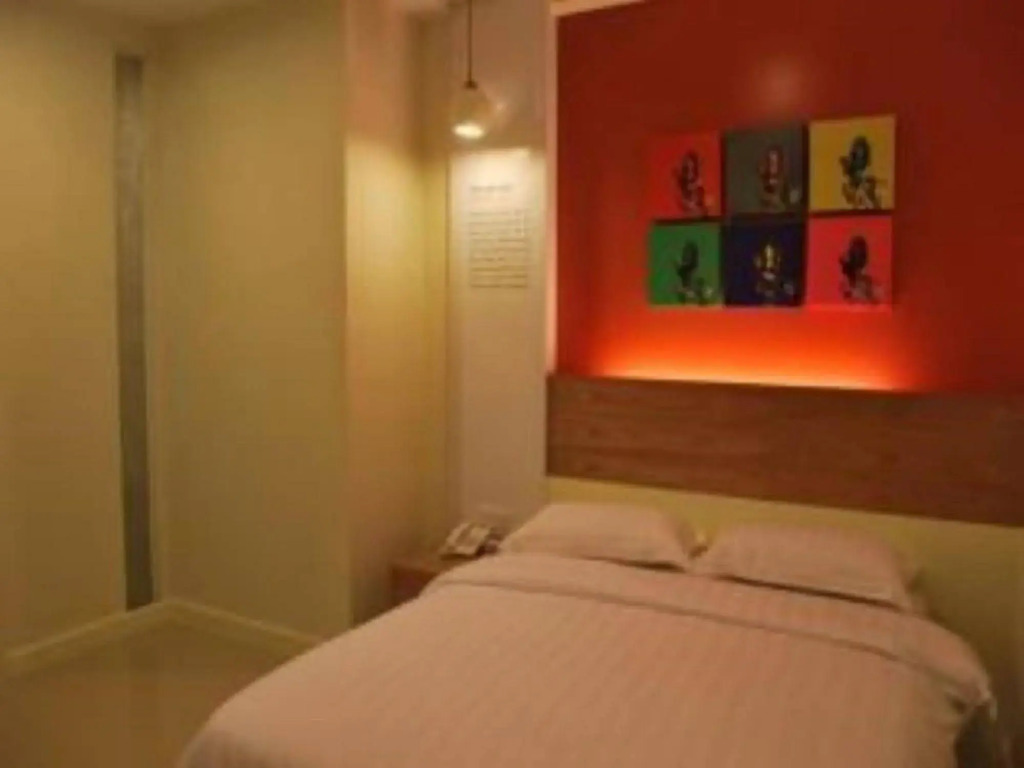 KK Suites Hotel