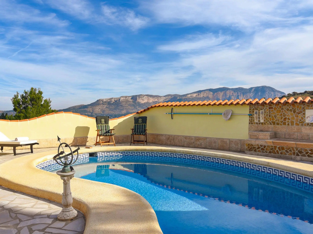 Beautiful villa on the hill of Pedreguer overlooking Denia, Costa Blanca
