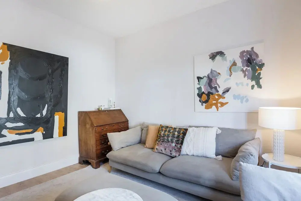 Newly Renovated Large 4-5 Bedroom House