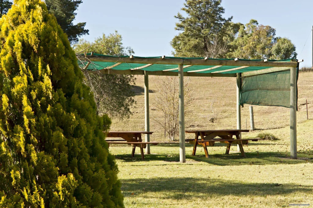 Hilltops Retreat Motor Inn