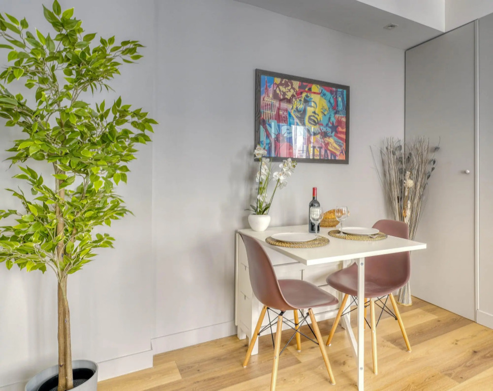 Magnifique appartement - Avenue Matignon  - B 1628