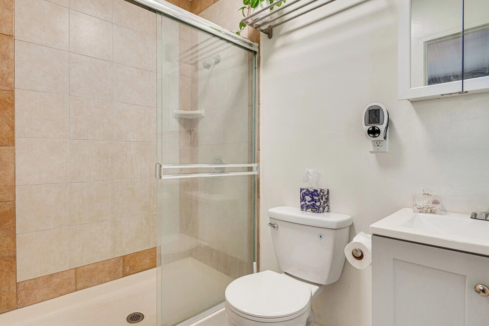 Melrose Hill Home Near Hospitals: Nurses Welcome