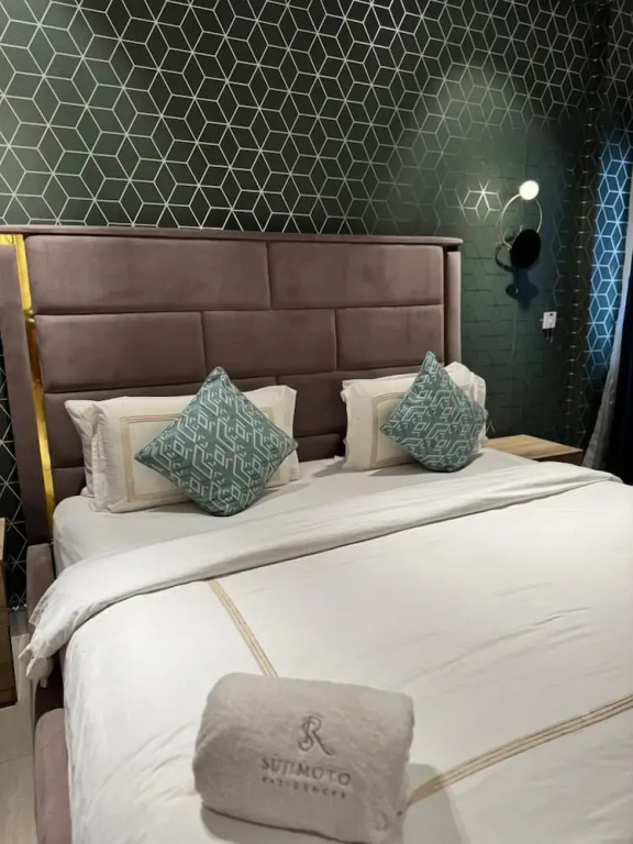 Sujimoto Residences Precious