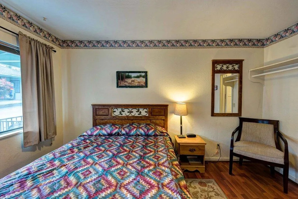 Lake Shasta Lodge