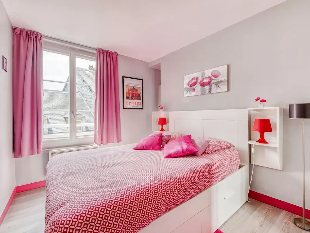 Cosy Studio Apartment in Honfleur near Harbour