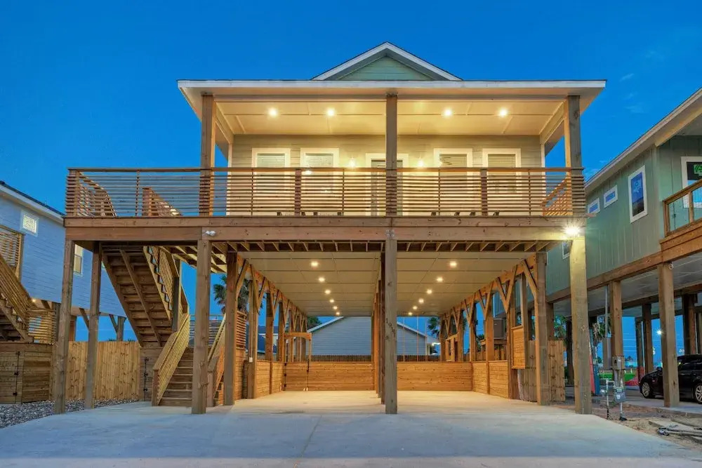 Pool, Firepit + Golf Cart Zone + Near Beach Looney Dunes by Avantstay