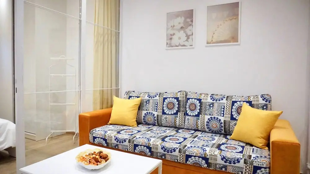 Spacious Peaceful Studio with Garden Patio