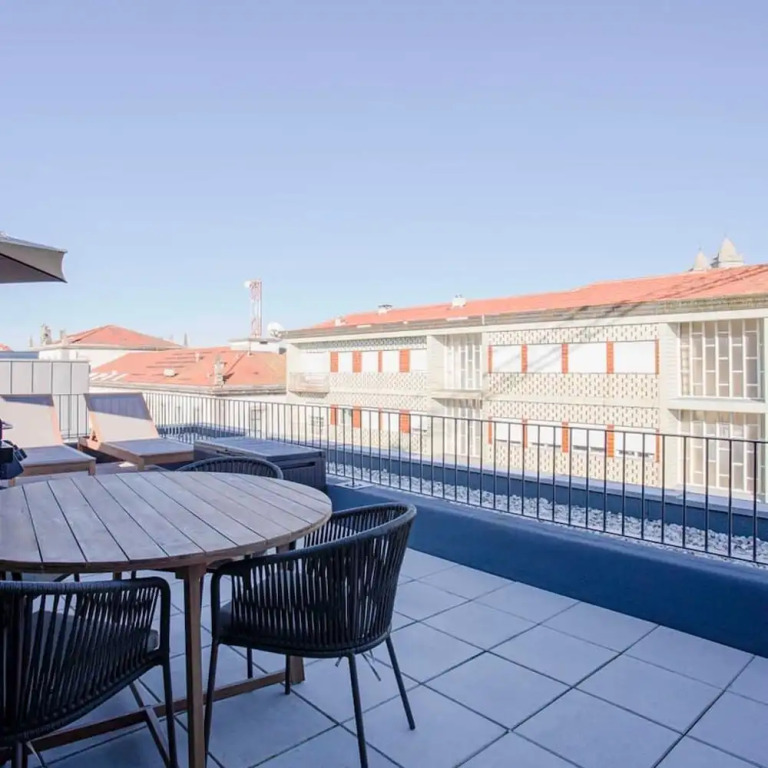 Liiiving in Porto-modern Glam Rooftop Apartment