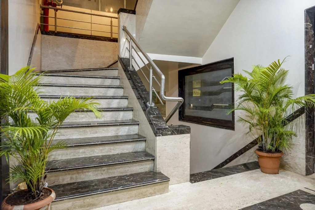 Super Townhouse OAK Regal Inn Near Sant Tukaram Nagar Metro Station