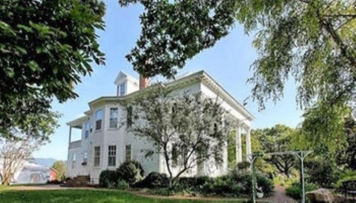 Winridge Manor