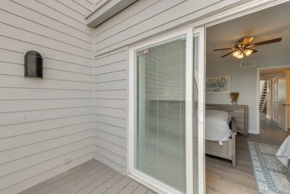 Beachfront Condo w/ Balcony on Manasota Key