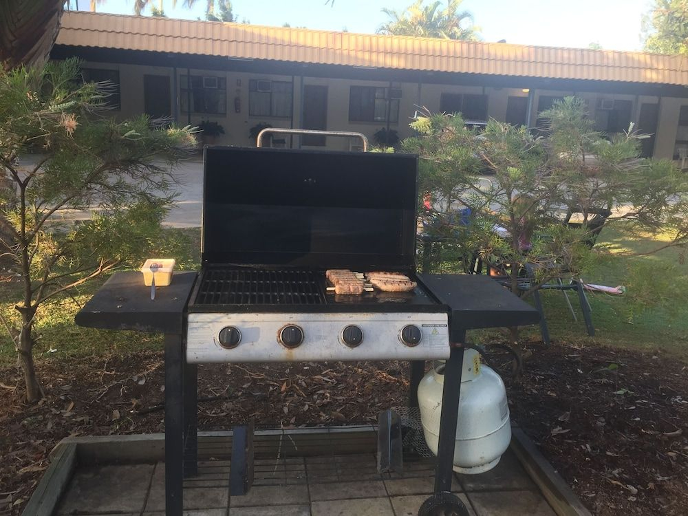 Bargara Beach Motor Inn budget accommodation pet friendly on application