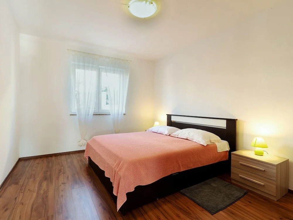 Spacious Apartment in Pula With Terrace
