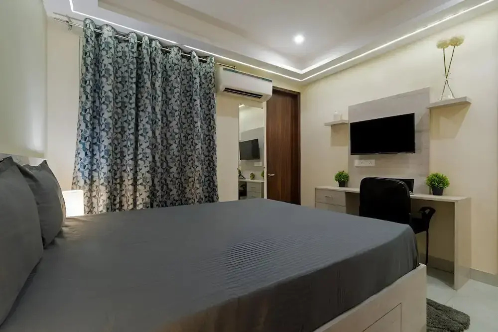 Saunter living