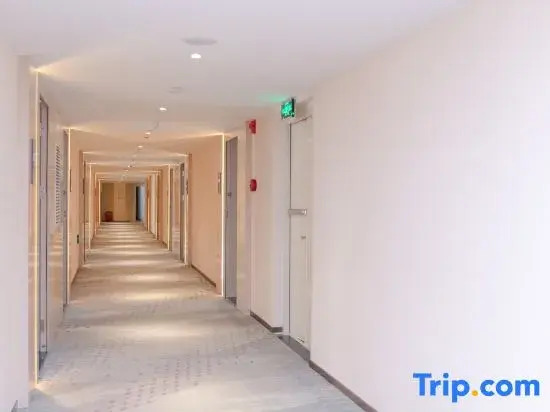 LiXi Hotel (Wuhan University of Science and Technology Qingshan Campus)