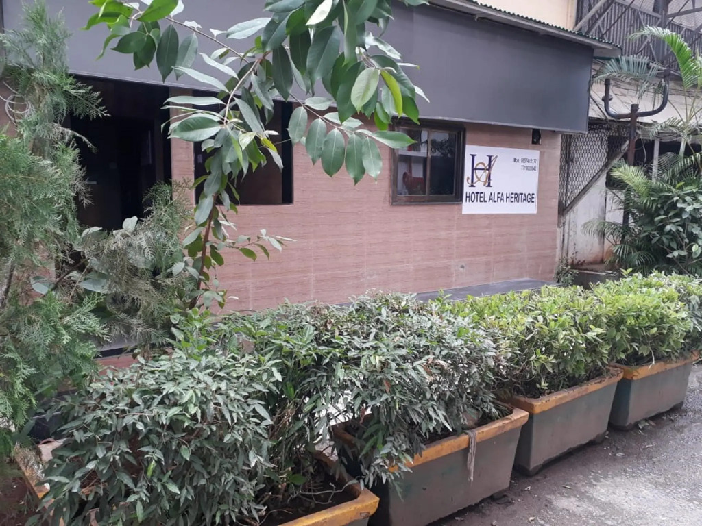 Hotel Alfa Heritage Near TATA Memorial Hospital and Near Masina Hospital
