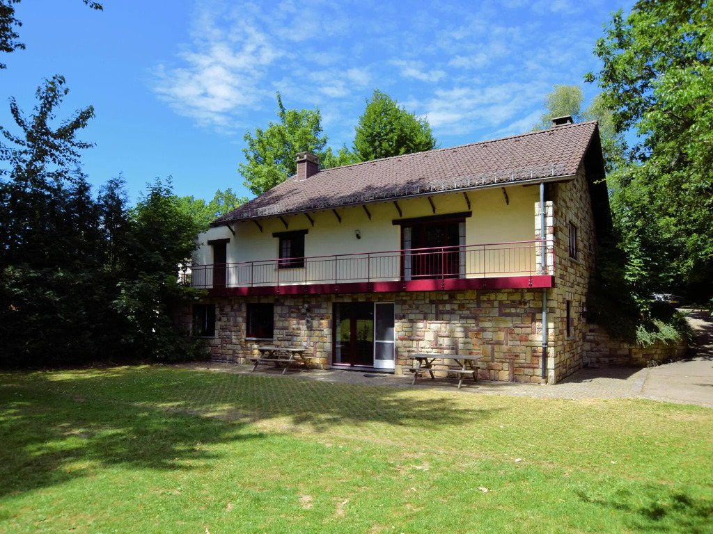 Villa with garden by the river and a view in Sankt Vith
