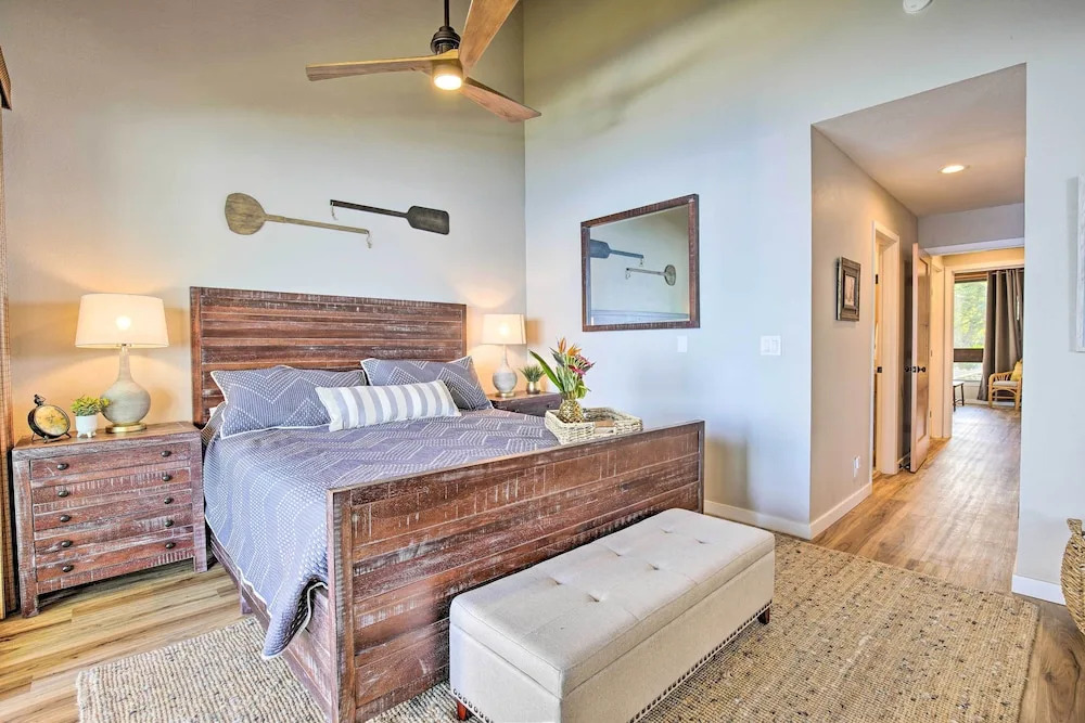 Airy Oceanfront Kailua-kona Gem w/ Community Pool