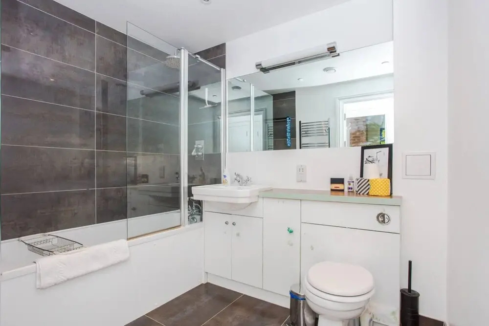 Cosy 2 Bedroom Apartment With Great Outdoor Balcony