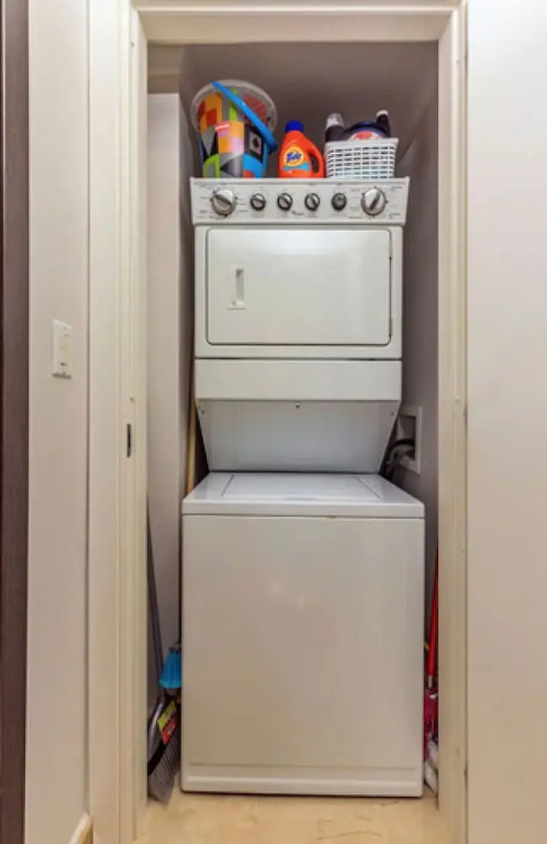 Top Floor Corner Condo w Amazing Views 2BR 3BA