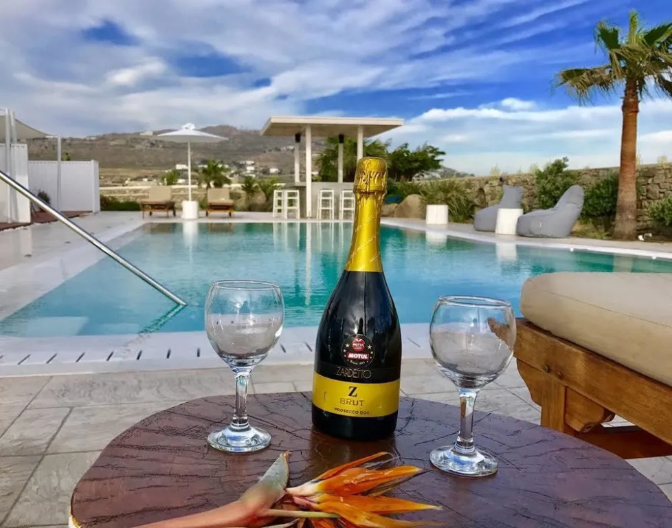 Queen Elegant Suites