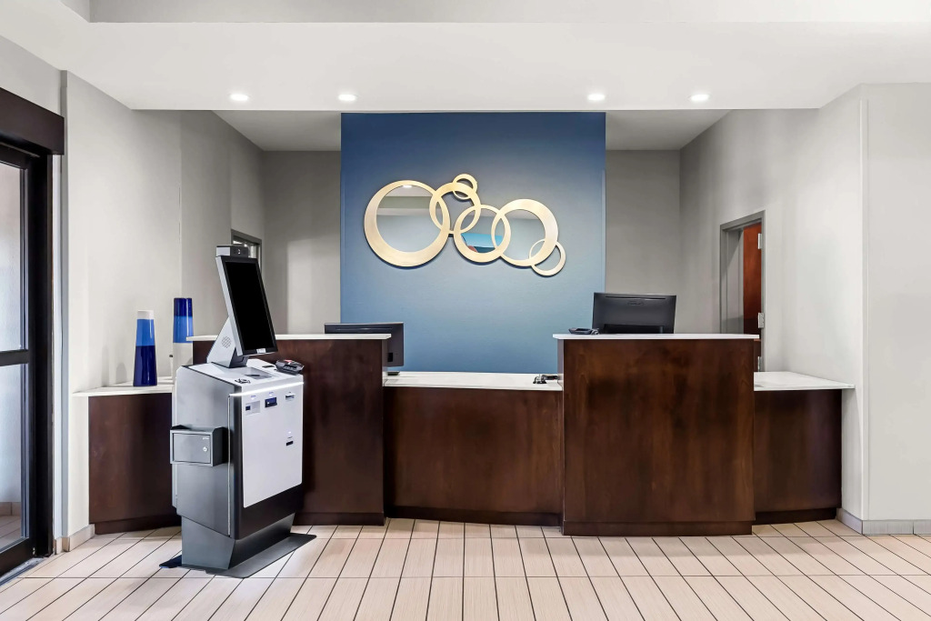 Best Western St. Louis Airport North Hotel & Suites