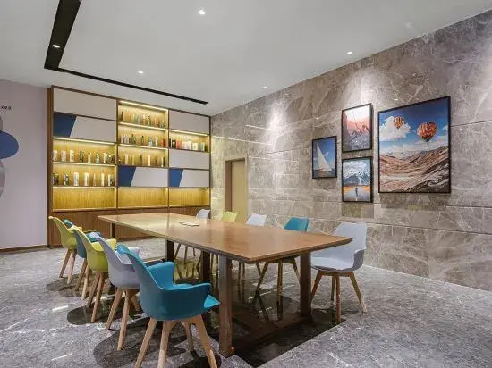 Kyriad Hotel (Nanchong Jialing Branch)