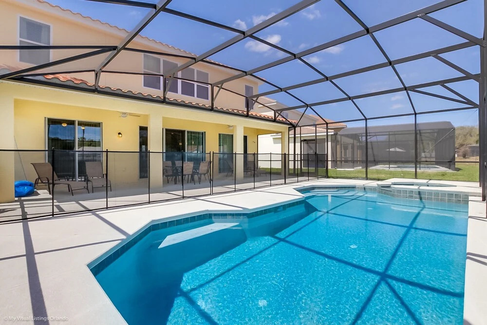 Solterra - 5204 Oakbourne Avenue