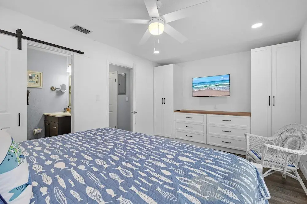 Colony Beach Club 237