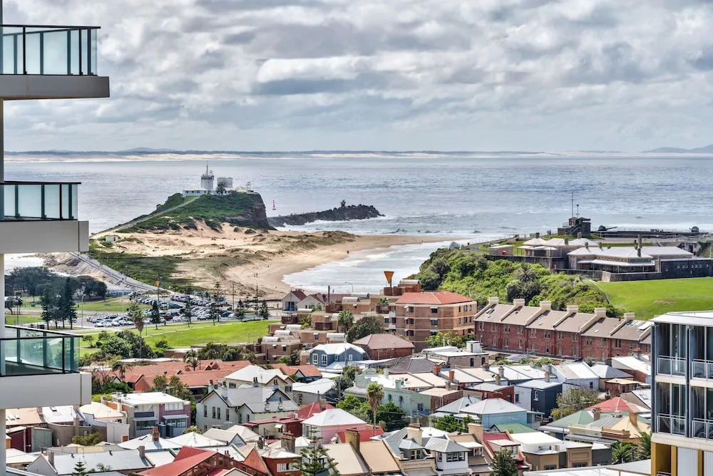 Arena, Unit A1205/75 Shortland Esplanade