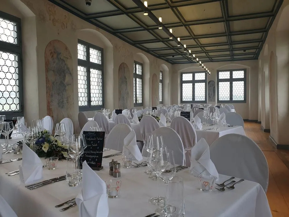 Hotel & Restaurant Schloss Schwandegg