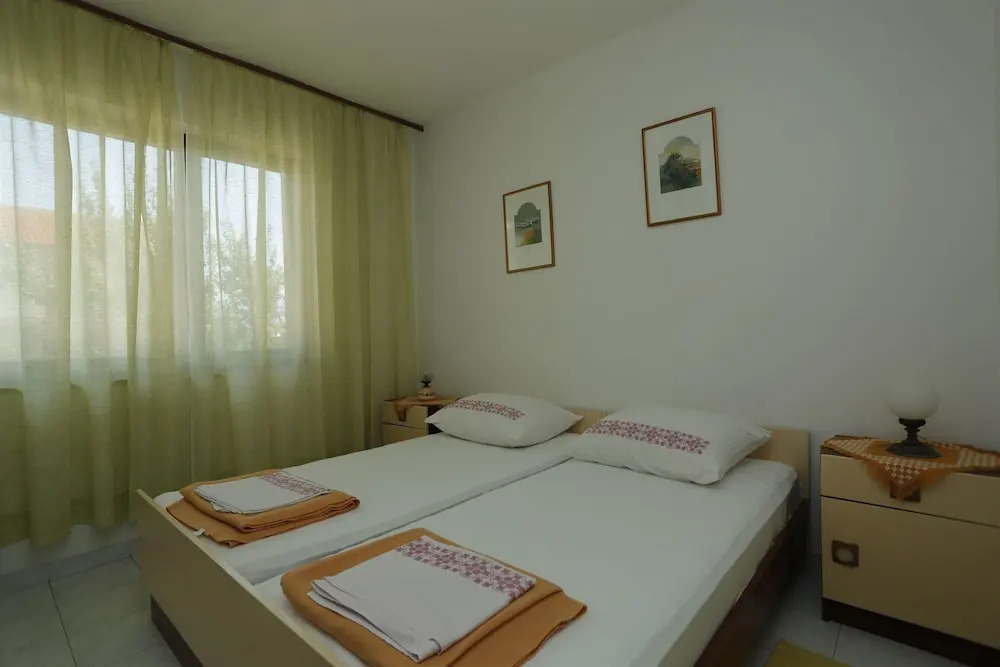 Apartment Bracholet