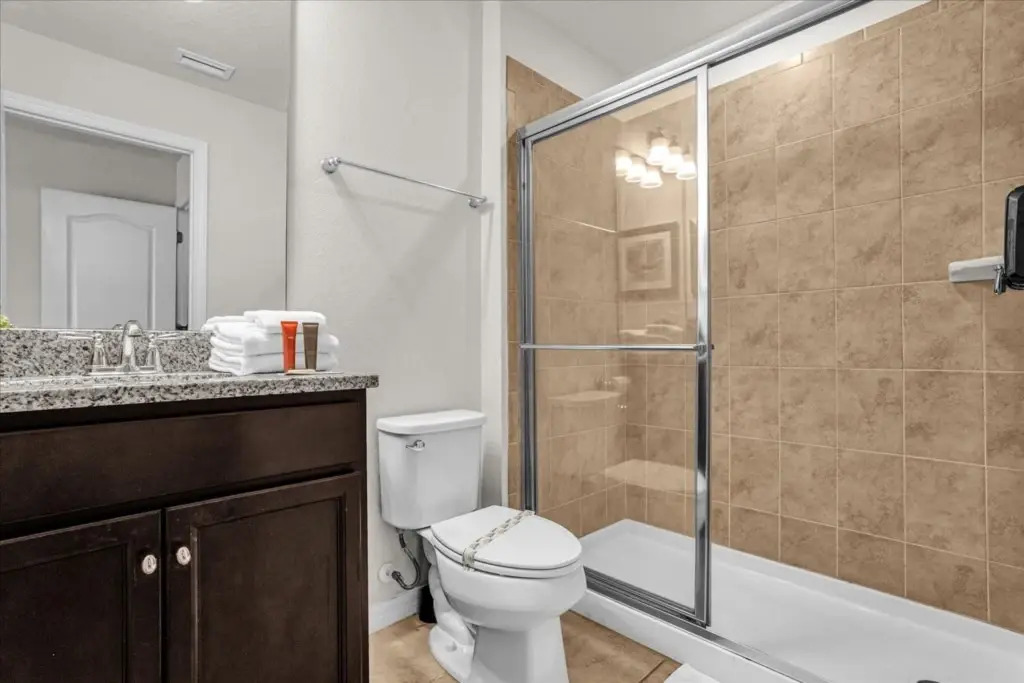 5 Bedrooms 4 Bathrooms Solterra 4618 Td