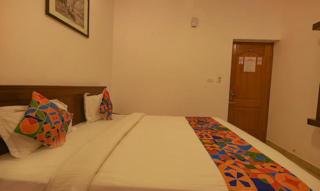 FabHotel Greenwood Stays