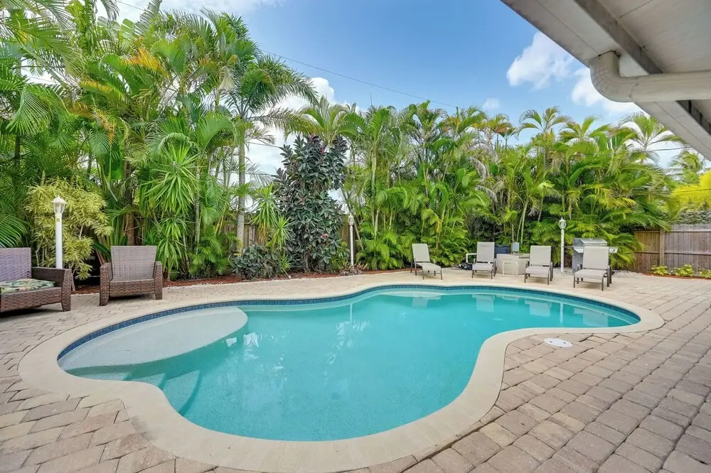 ‘Pelican Nest’, Tropical Naples Villa w/ Pool