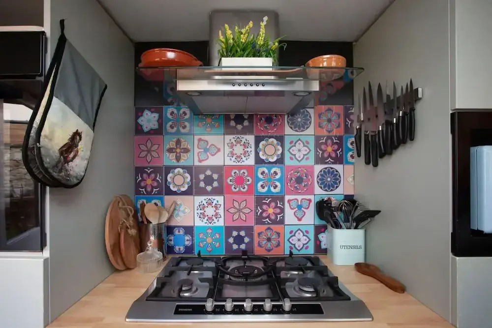 Stylish and Bright 2 Bedroom Flat in Bristol