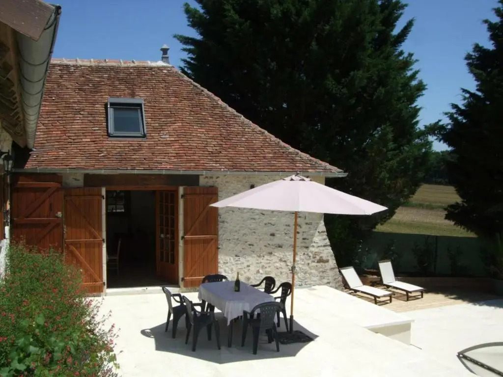 Charmante demeure du 17e en Touraine avec piscine privative - FR-1-381-368
