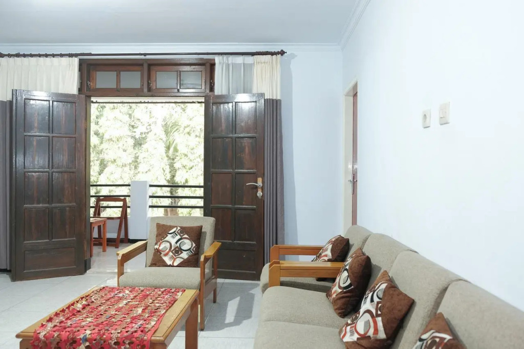 Oyo 1380 Velodrome Family House