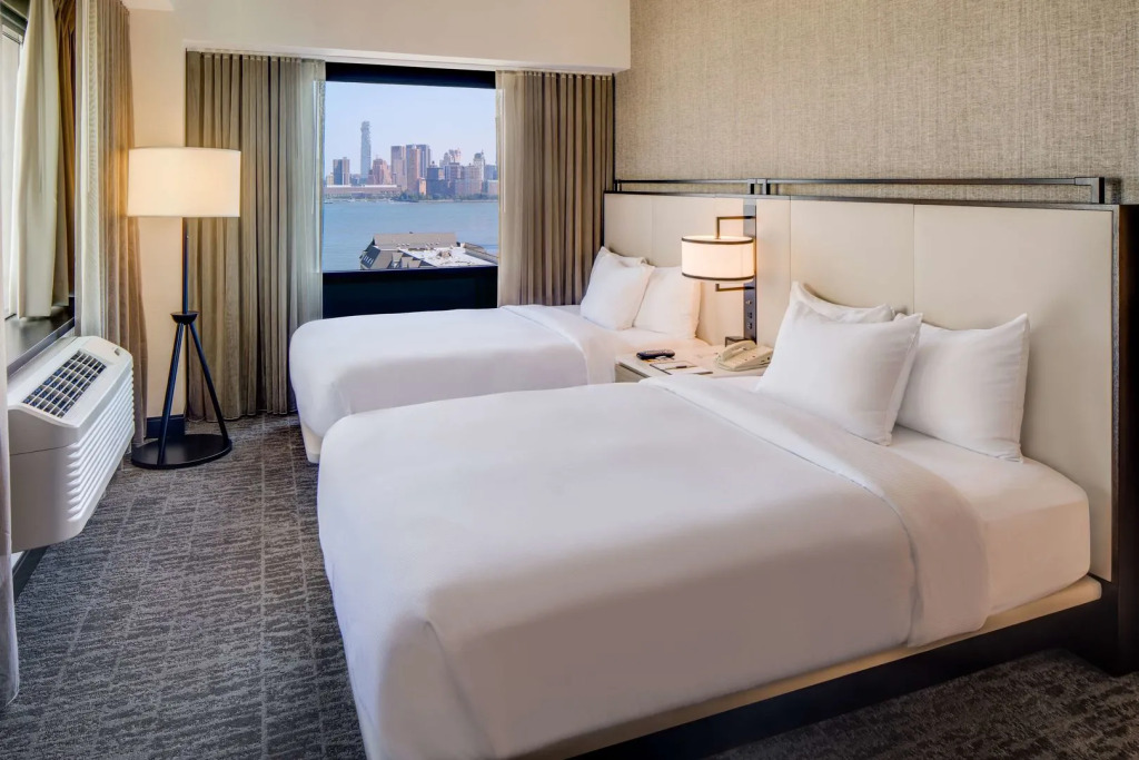DoubleTree by Hilton Hotel & Suites Jersey City