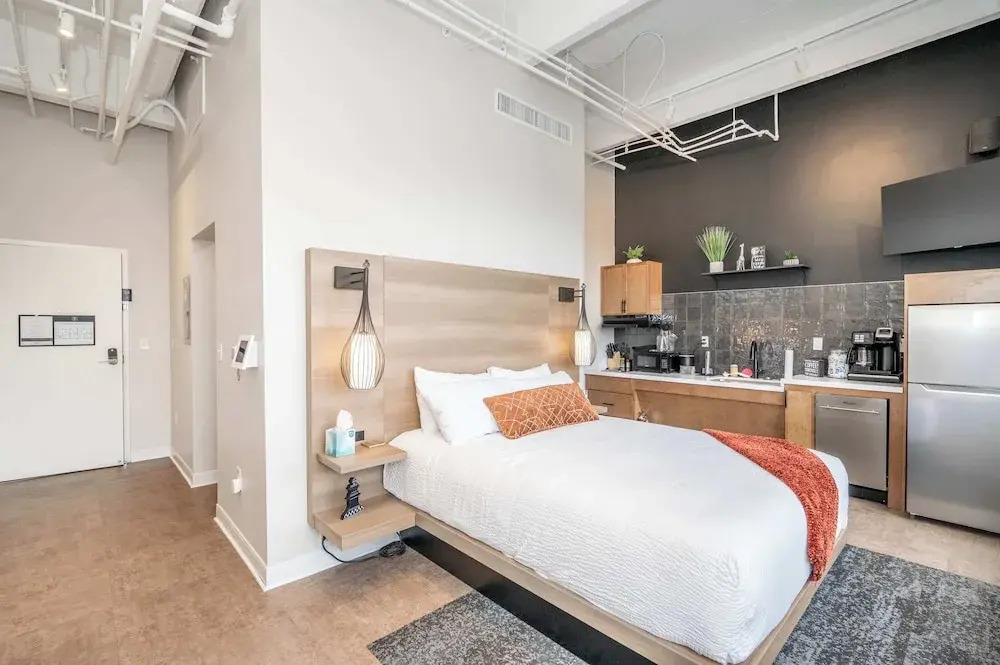 The 333 Suites 204 Stay for 2