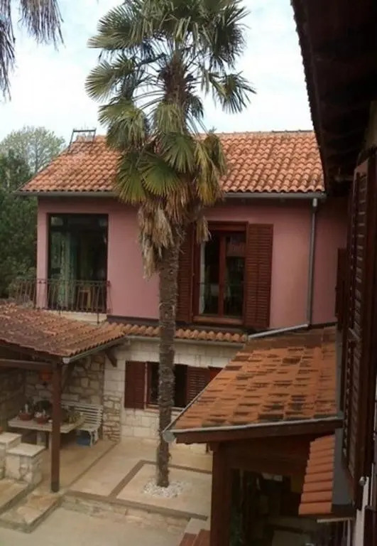 Apartments Niv - 30 m from beach