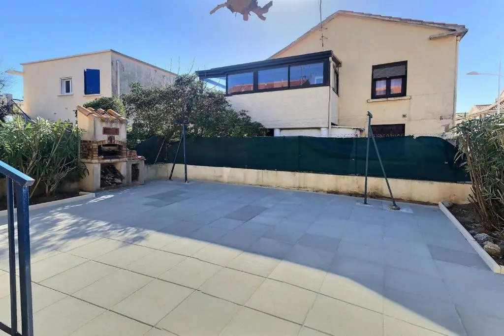 Confortable appartement climatisé à 25m de la plage