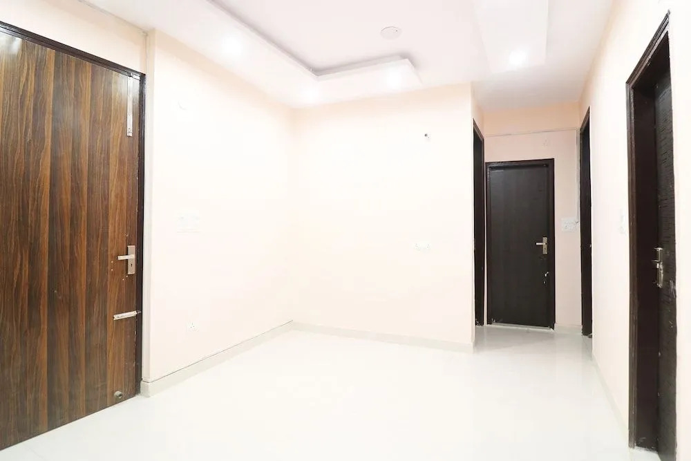 OYO 49097 Comfort Palace