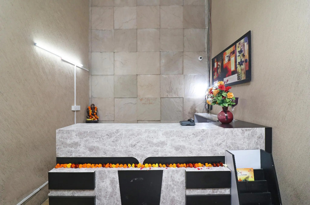 OYO 24624 Kaycee Residency