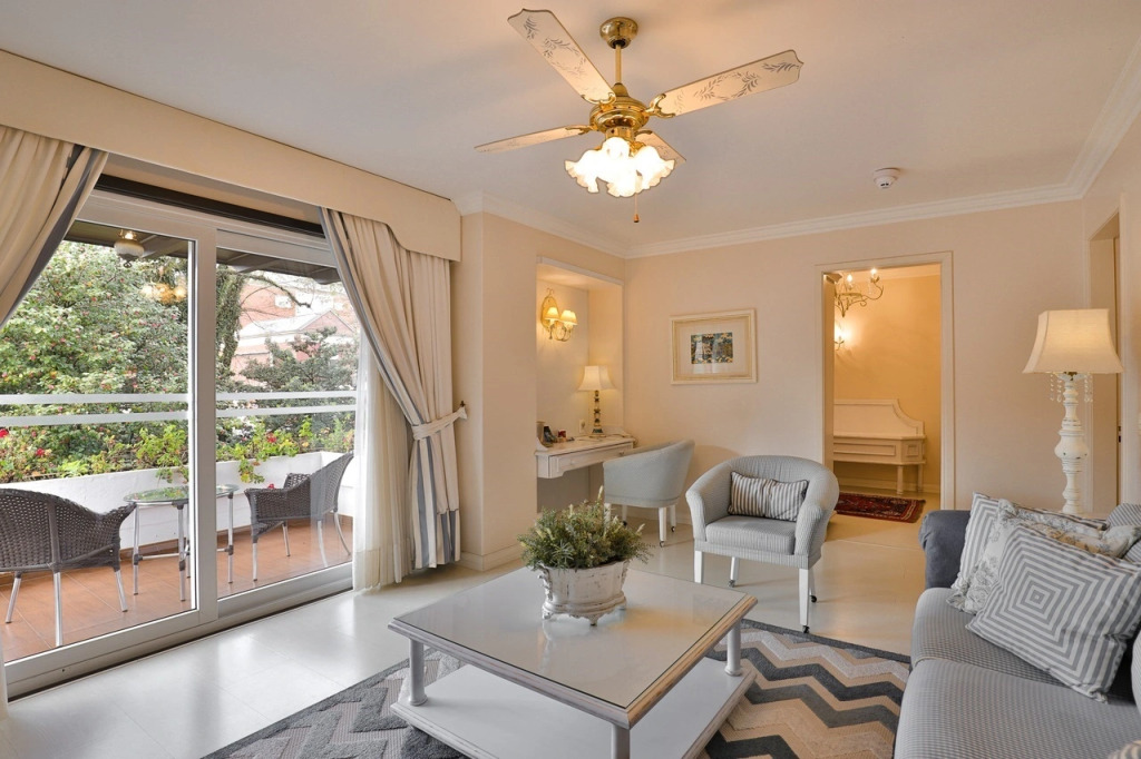 Serrazul Hotel